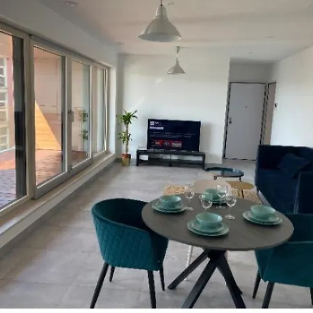 Daire Charming One Bedroom With Terrace&parking In Center *