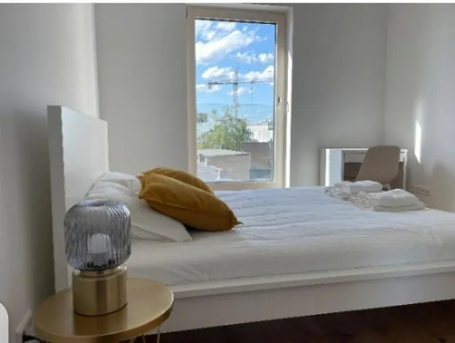 Charming One Bedroom With Terrace&parking In Center Apartment